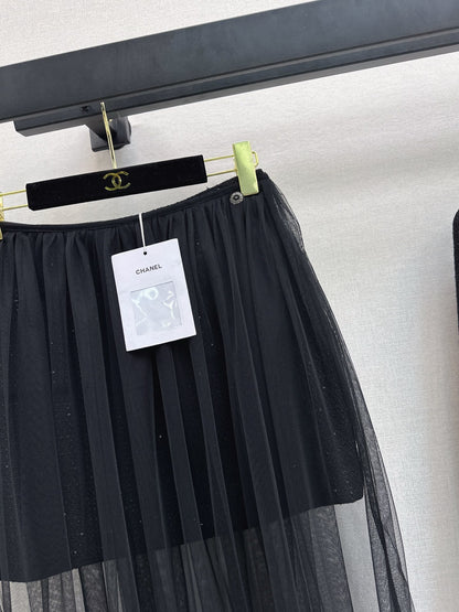 Two piece set of Xiaoxiangfeng woven half skirt and mesh long skirt