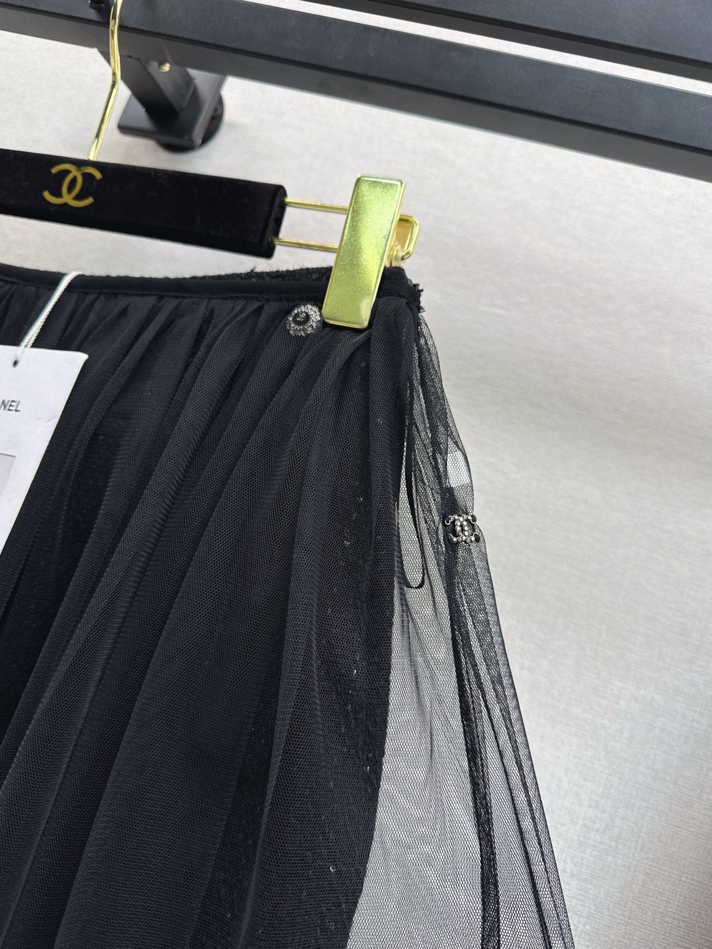 Two piece set of Xiaoxiangfeng woven half skirt and mesh long skirt