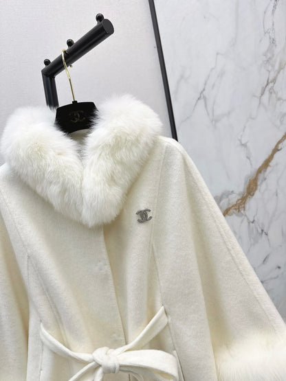 Fox fur decorative cloak coat