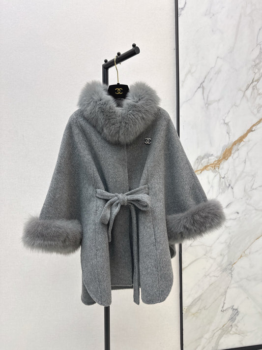 Fox fur decorative cloak coat