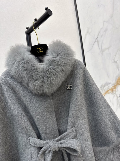 Fox fur decorative cloak coat