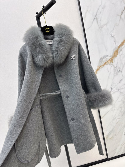 Fox fur decorative cloak coat