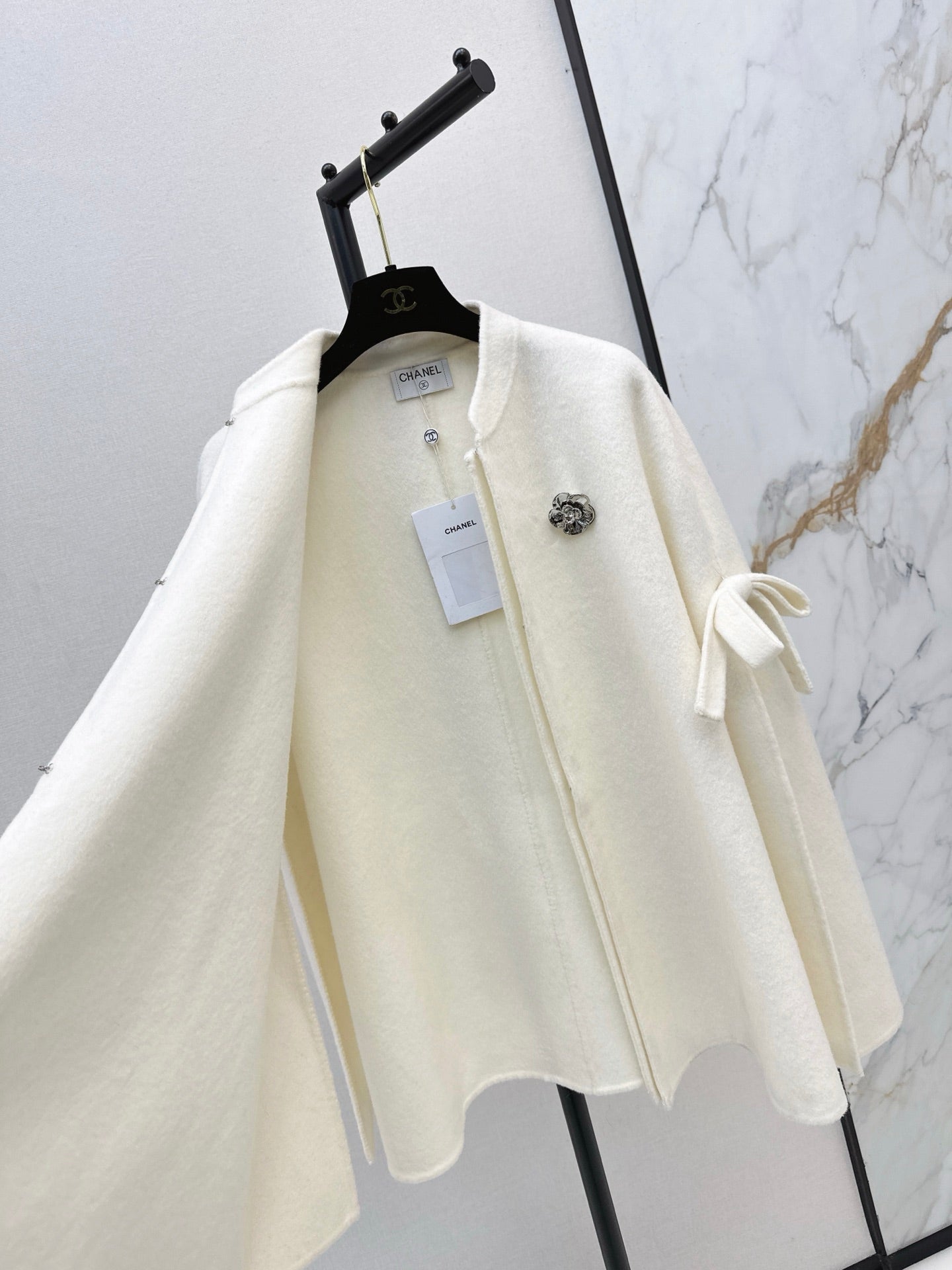 Double bow decoration cloak coat