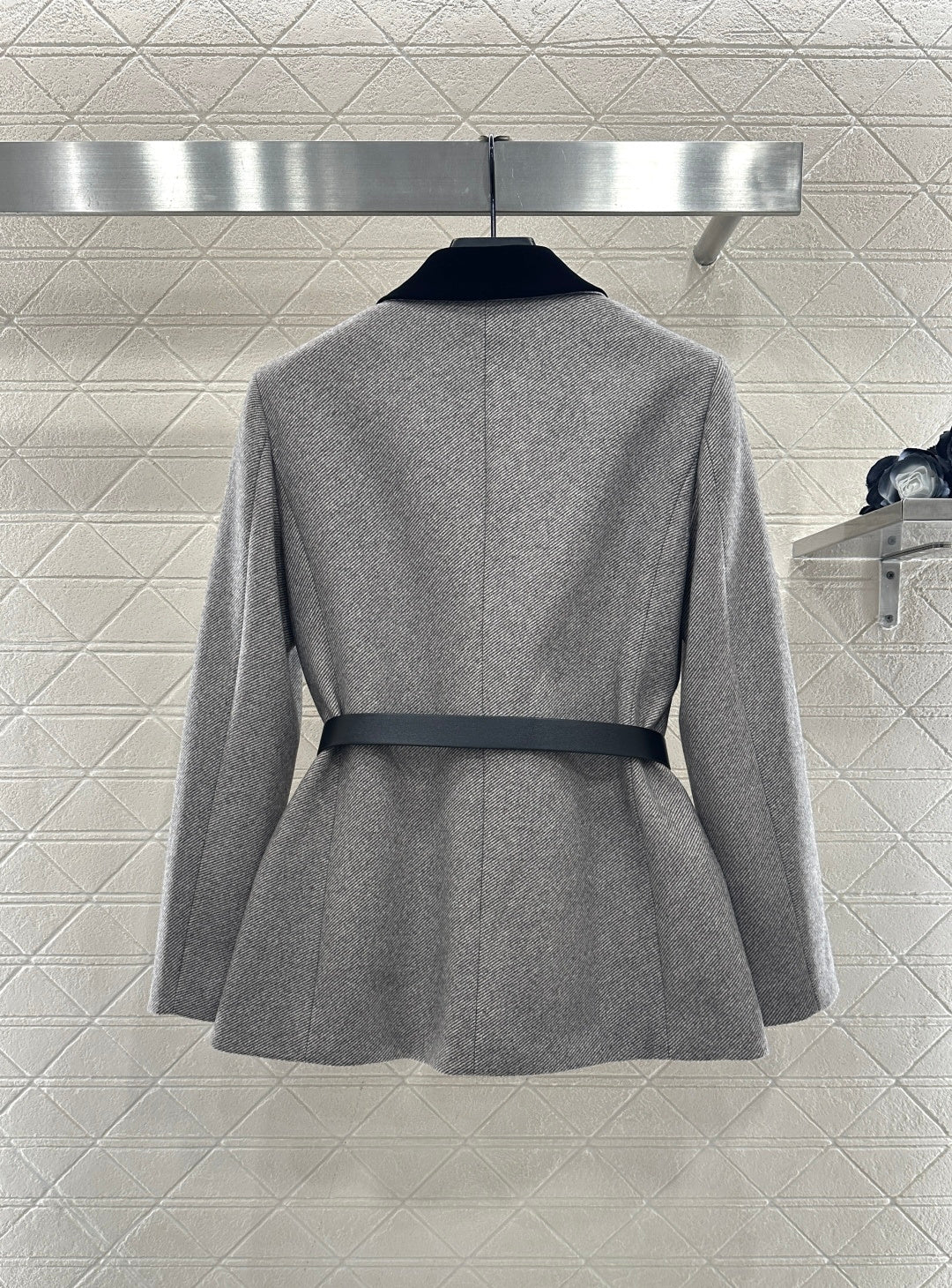 Splicing velvet collar belt suit jacket