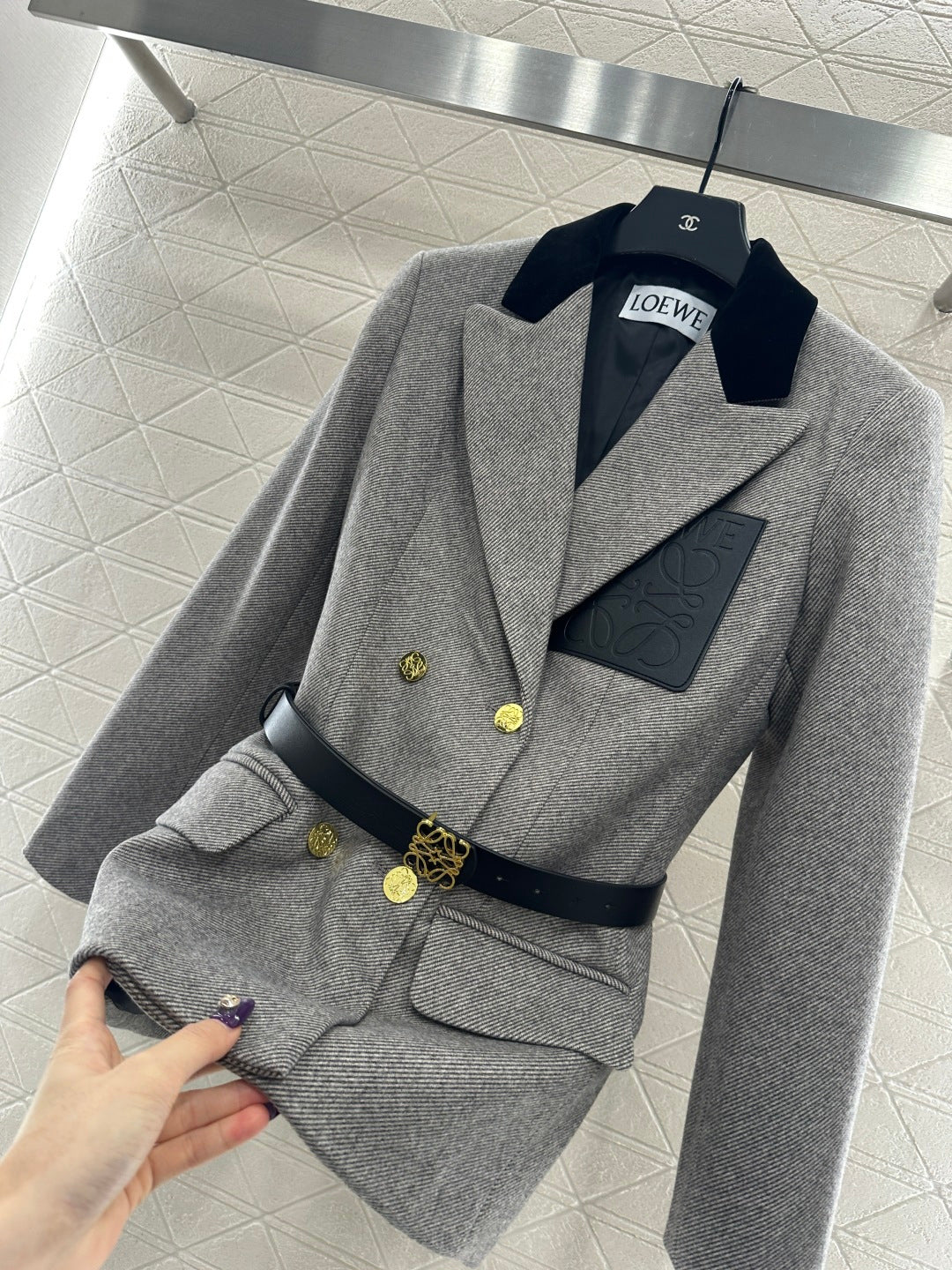Splicing velvet collar belt suit jacket
