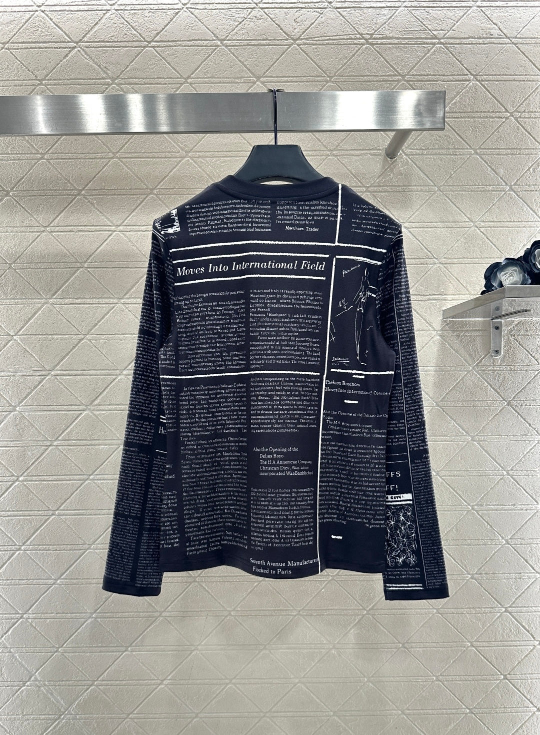 Round neck floral print base shirt