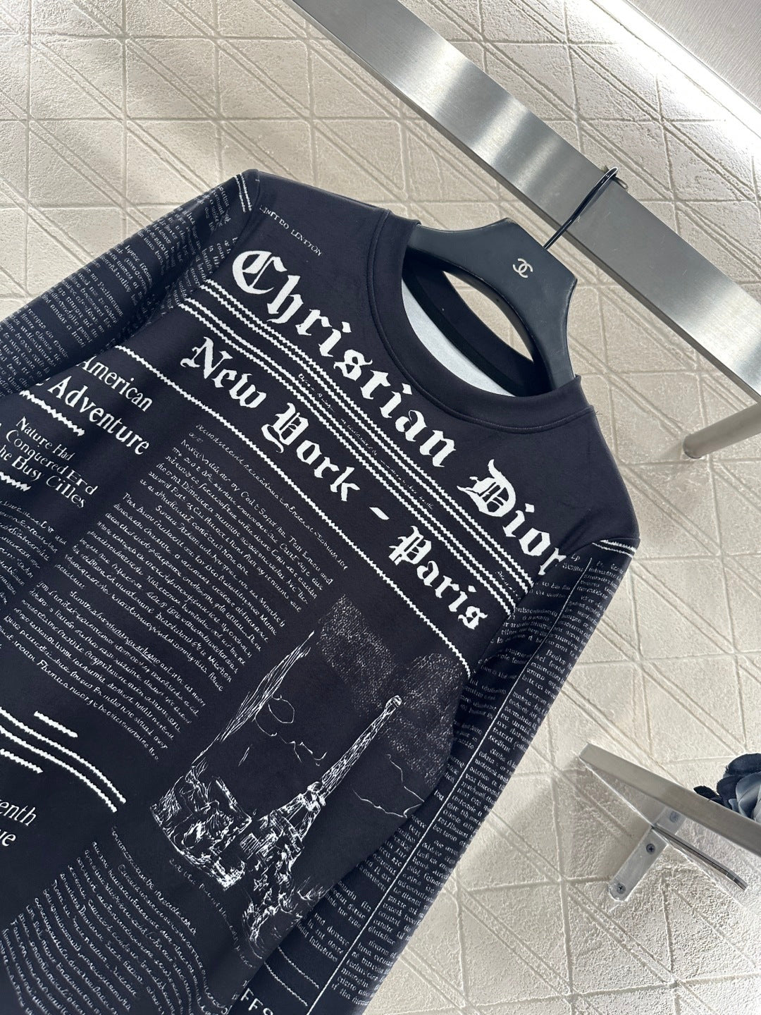 Round neck floral print base shirt