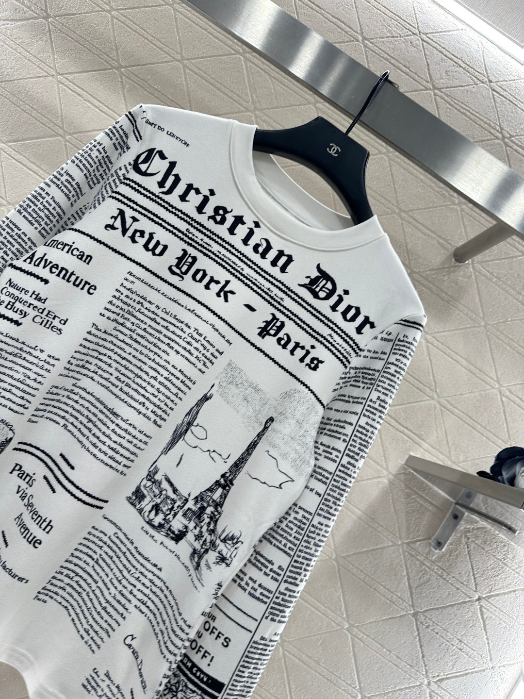 Round neck floral print base shirt