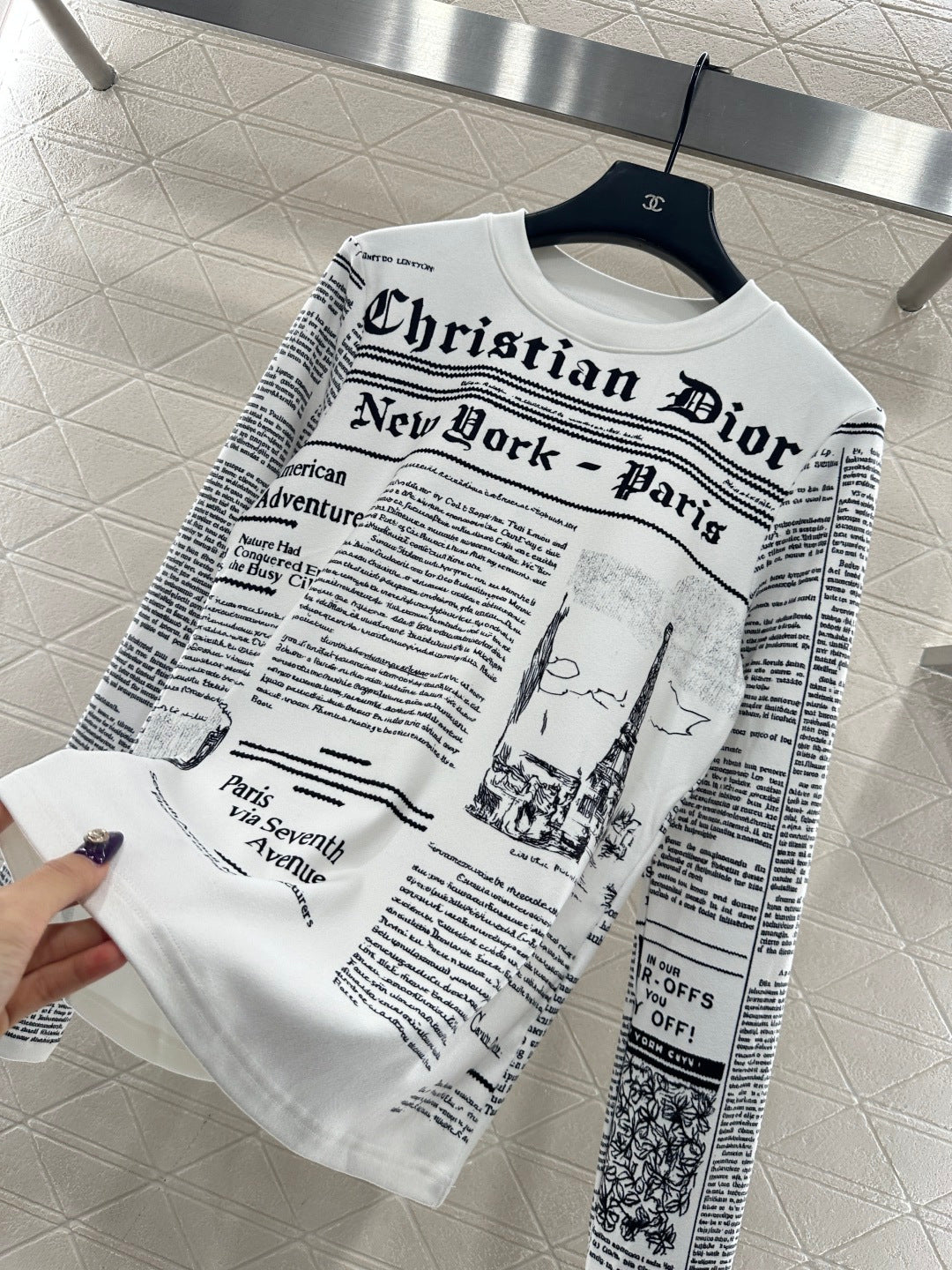 Round neck floral print base shirt