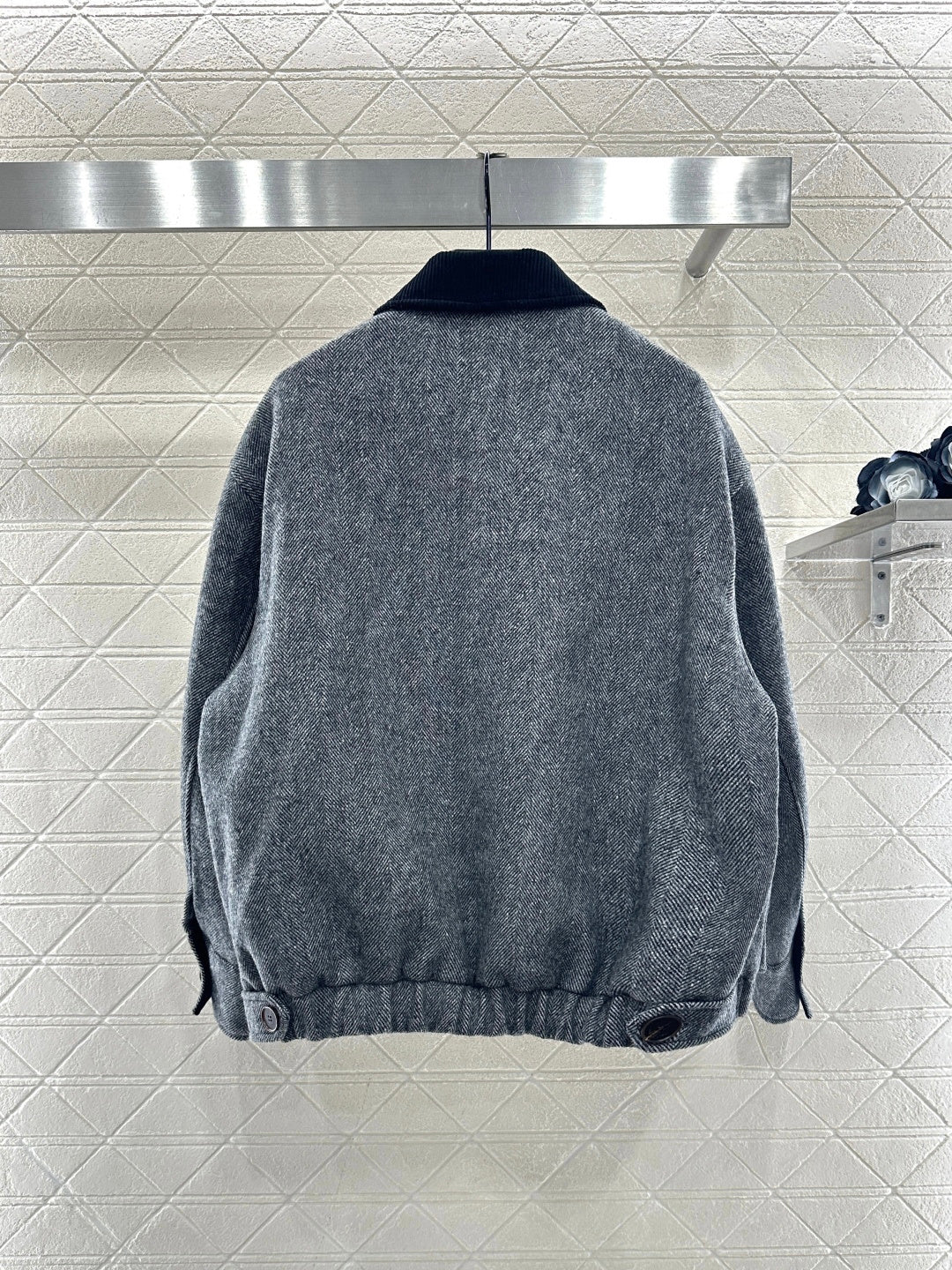 Brooch corduroy collar jacket