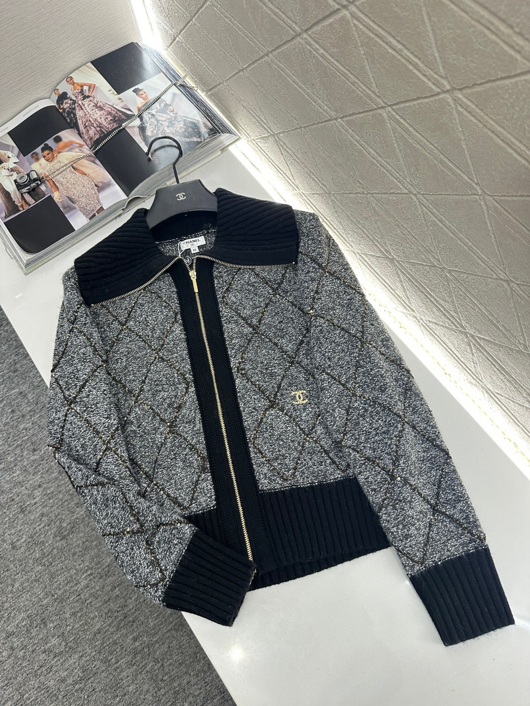 Large collar diamond grid zipper knitted jacket