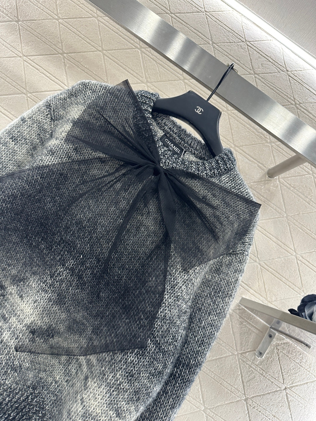 Mesh bow dyed round neck sweater