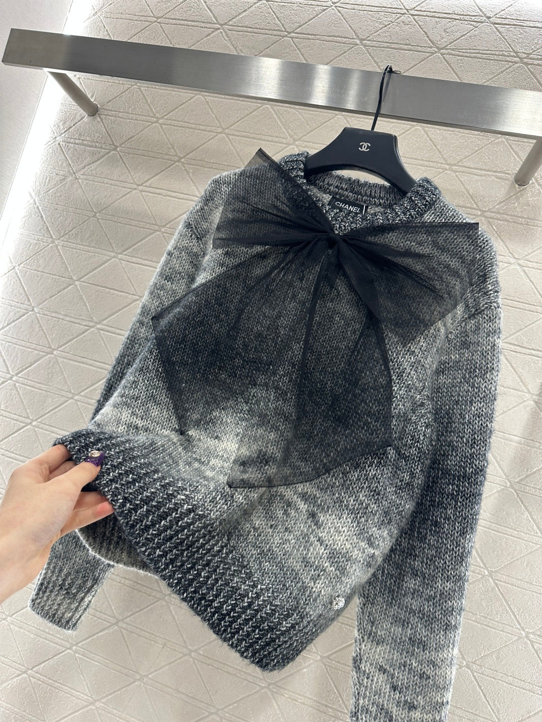 Mesh bow dyed round neck sweater