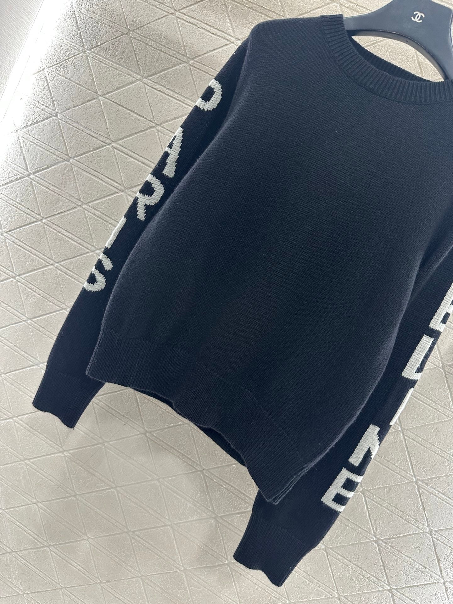 Hook and flower letter knitted pullover sweater