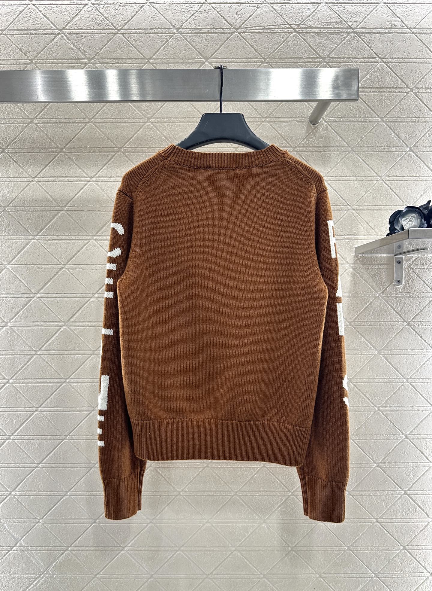 Hook and flower letter knitted pullover sweater