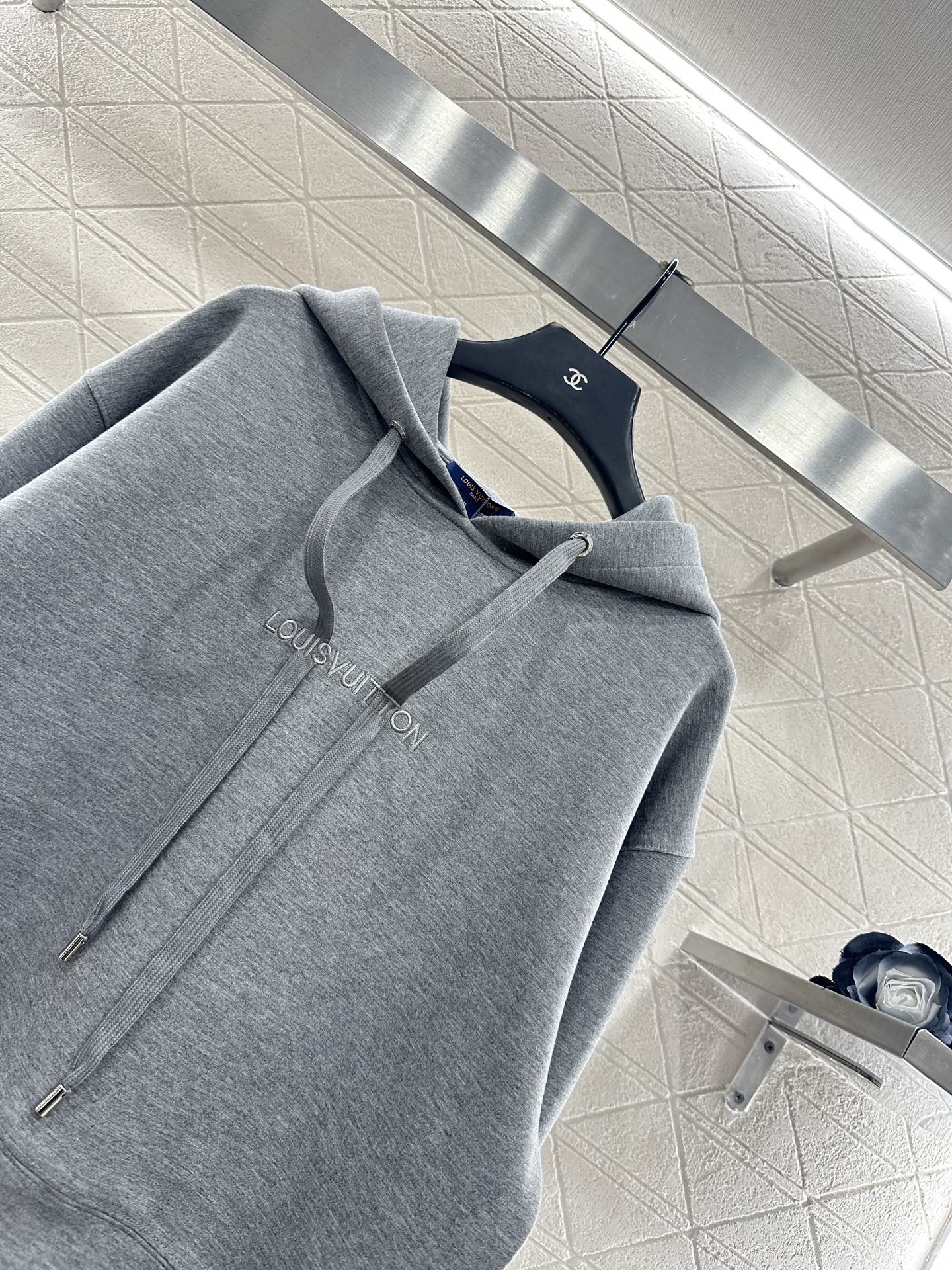 Hooded drawstring short hoodie