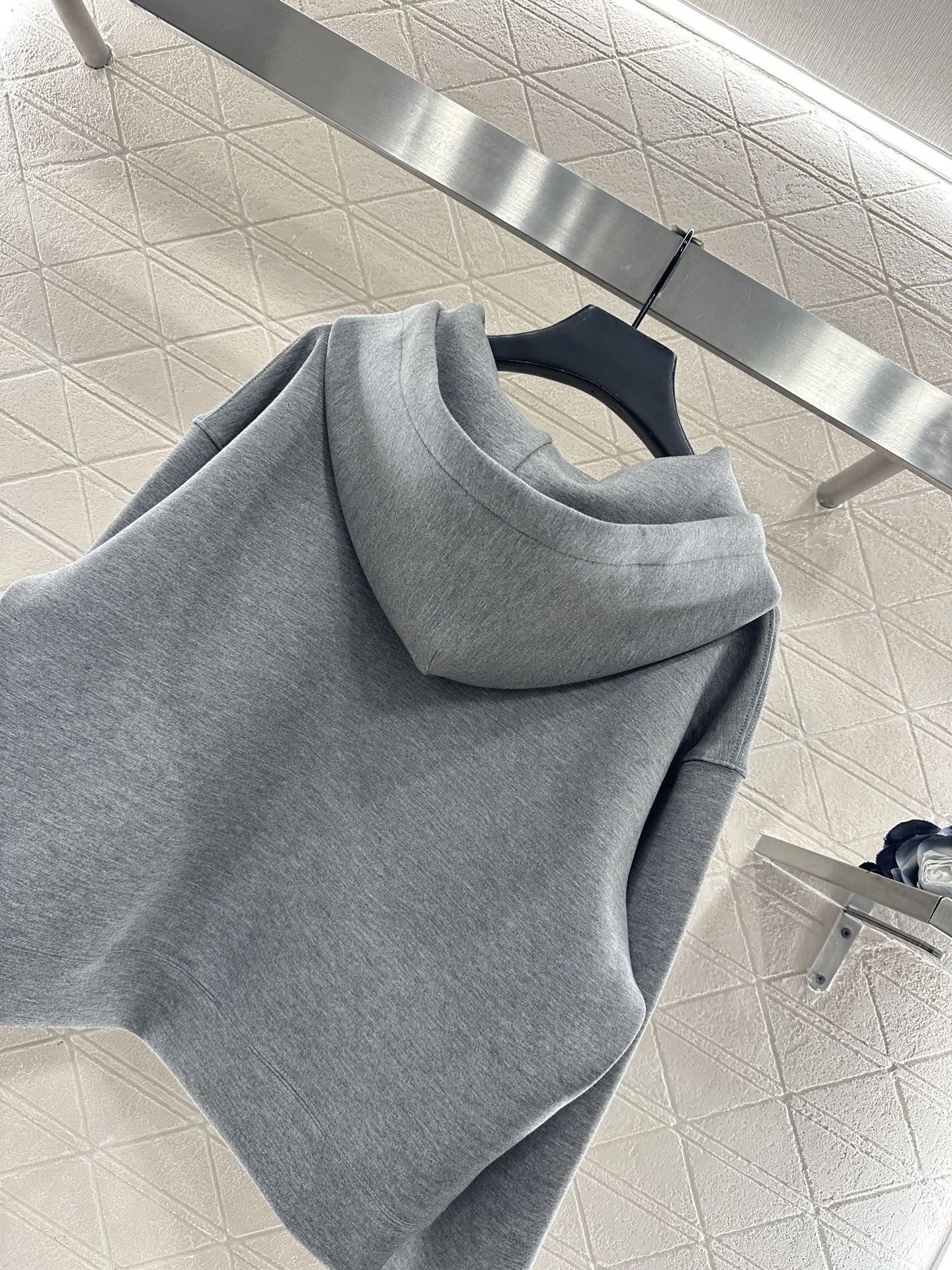 Hooded drawstring short hoodie