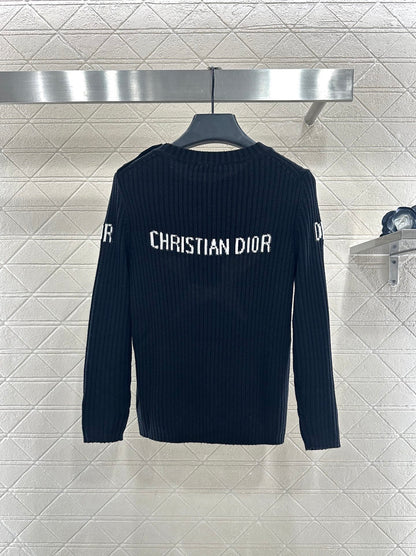 Embroidered logo knitted pullover sweater