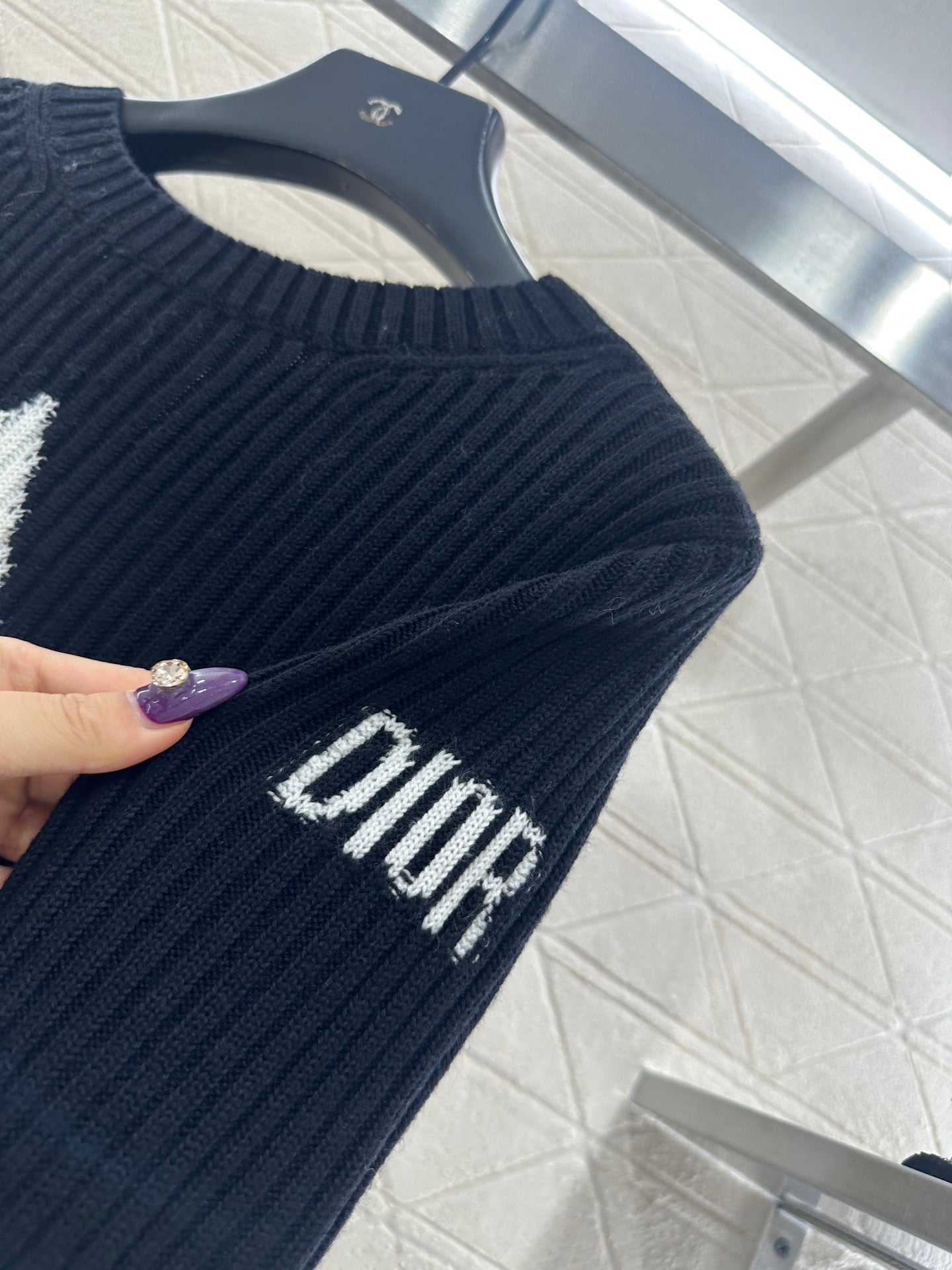 Embroidered logo knitted pullover sweater