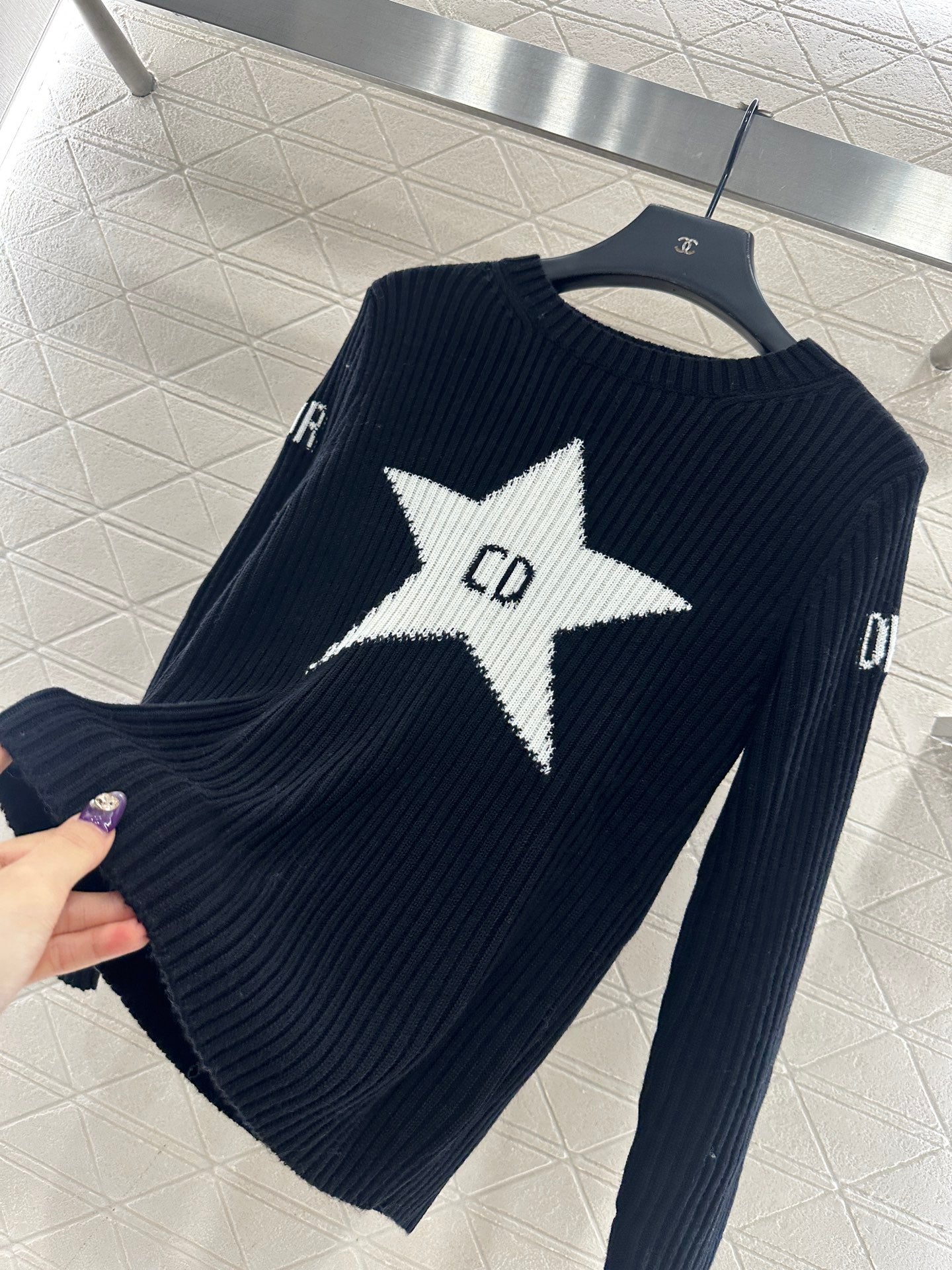 Embroidered logo knitted pullover sweater