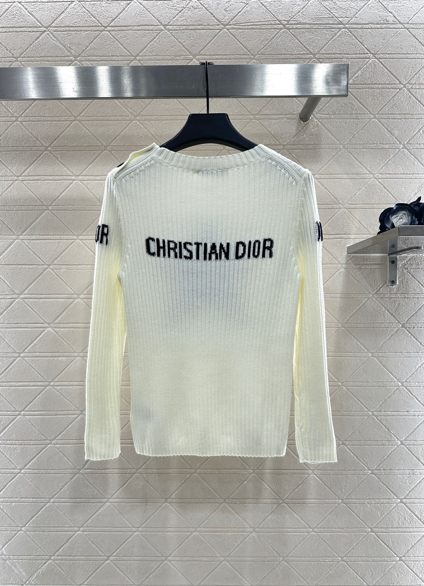 Embroidered logo knitted pullover sweater