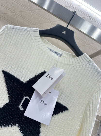 Embroidered logo knitted pullover sweater