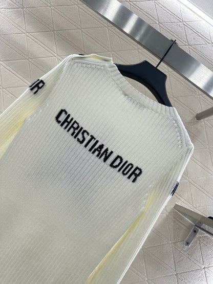 Embroidered logo knitted pullover sweater