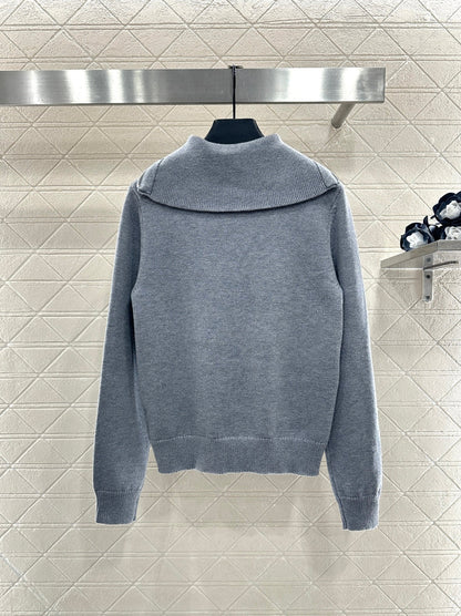 Collar zipper knitted sweater