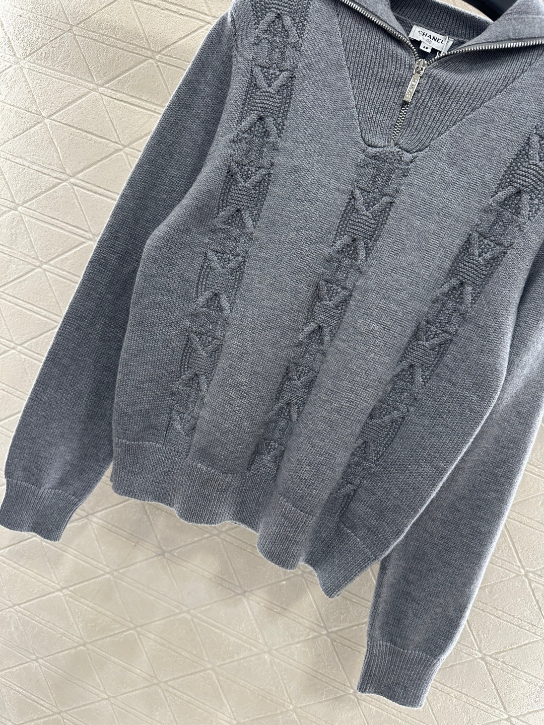 Collar zipper knitted sweater