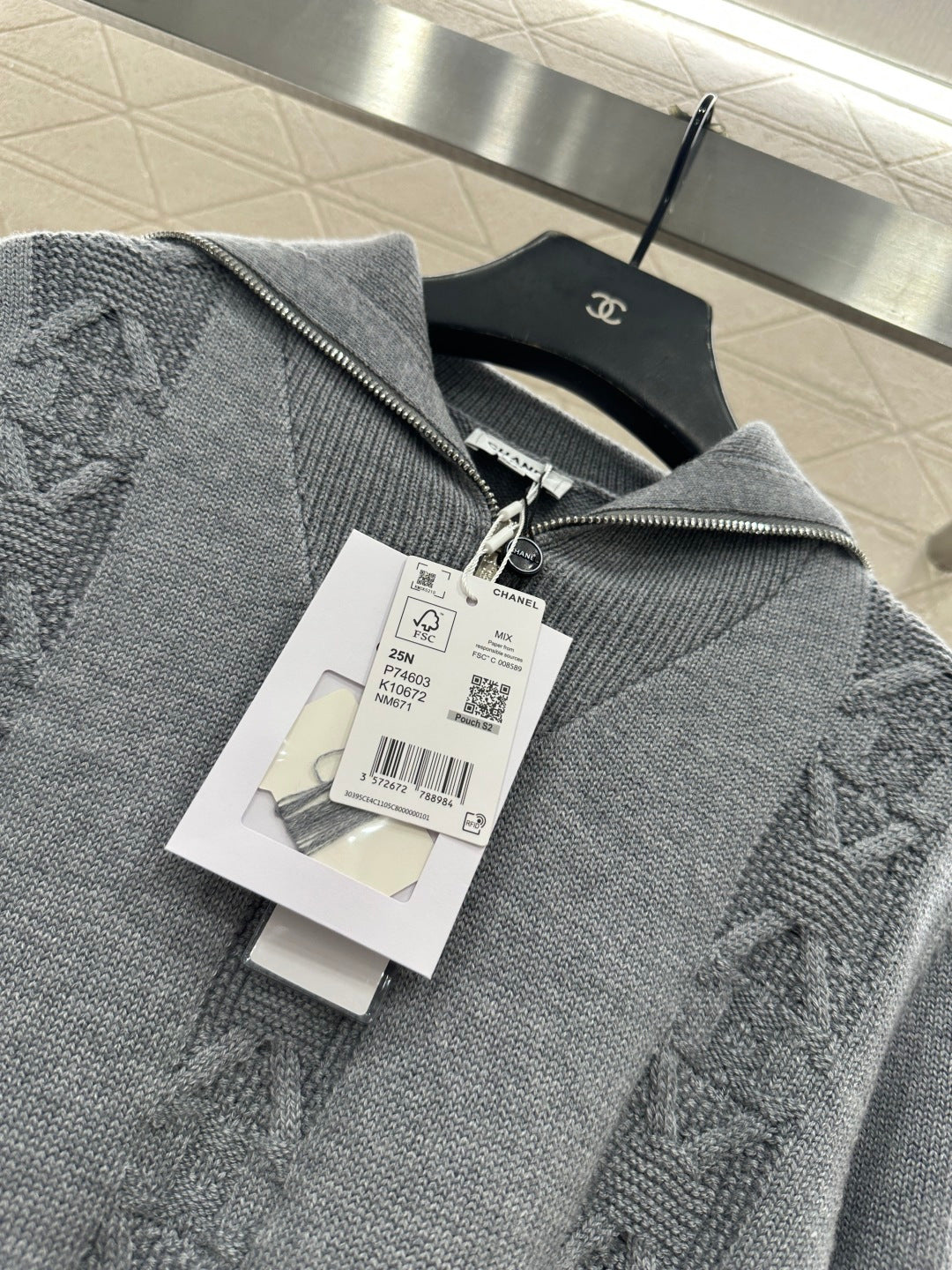 Collar zipper knitted sweater