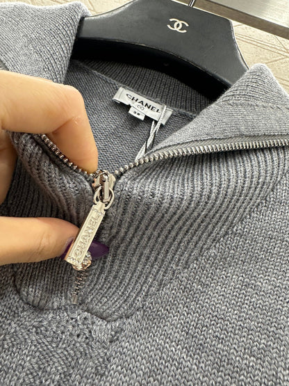 Collar zipper knitted sweater