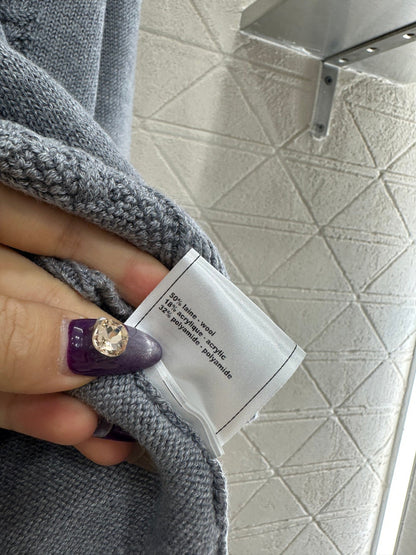 Collar zipper knitted sweater