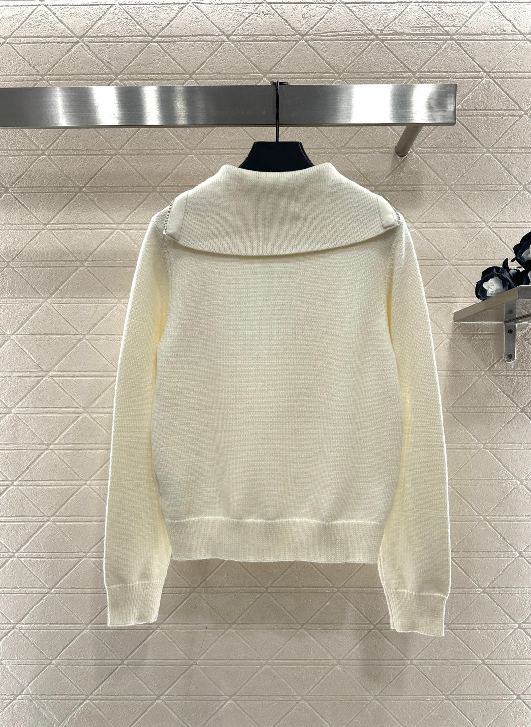 Collar zipper knitted sweater