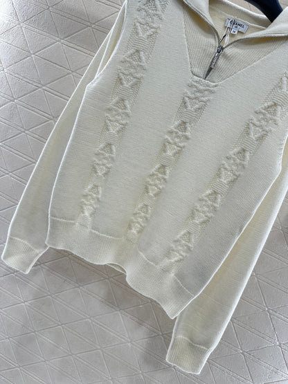 Collar zipper knitted sweater