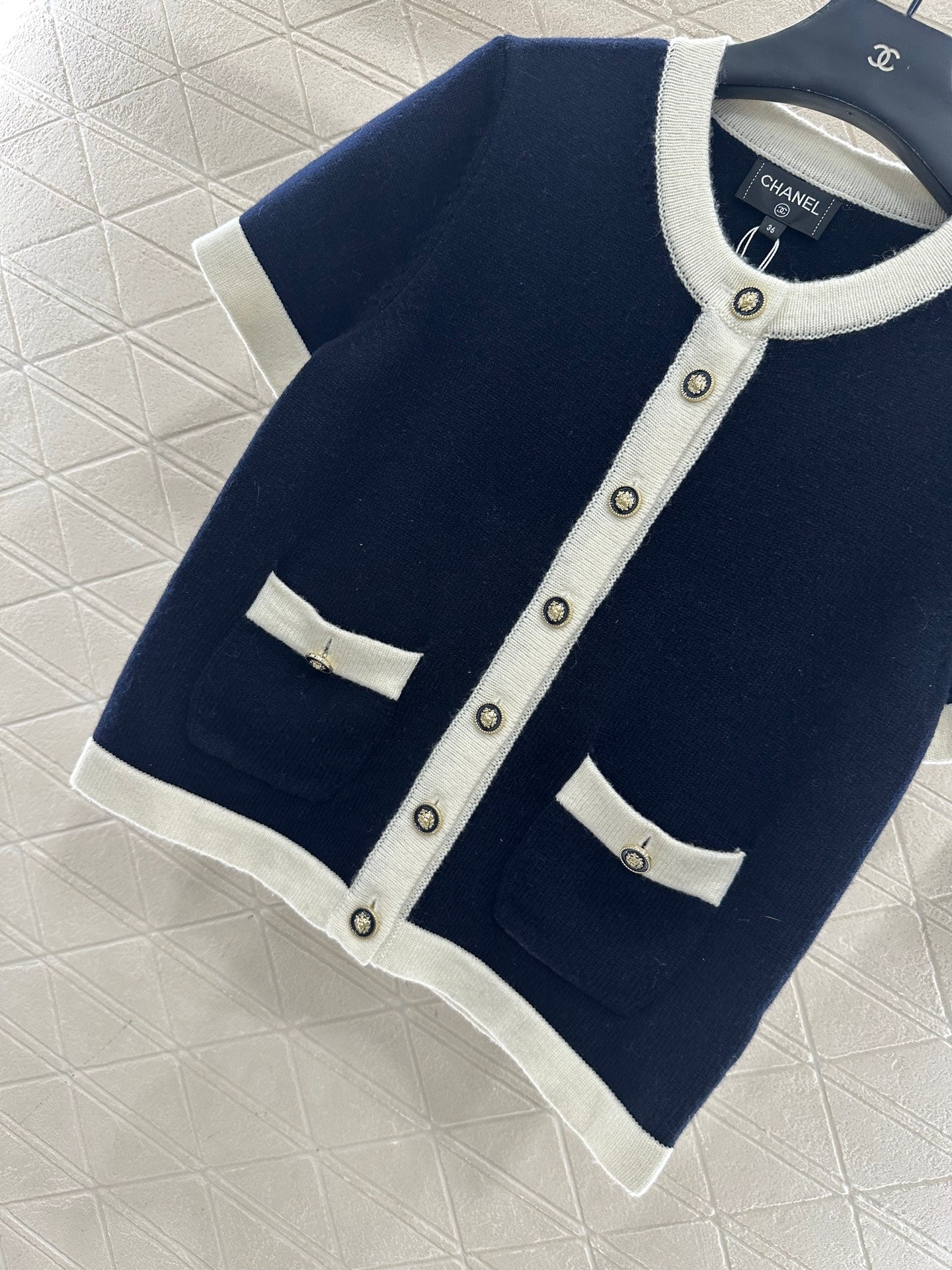 Color blocking edging short sleeved shirt