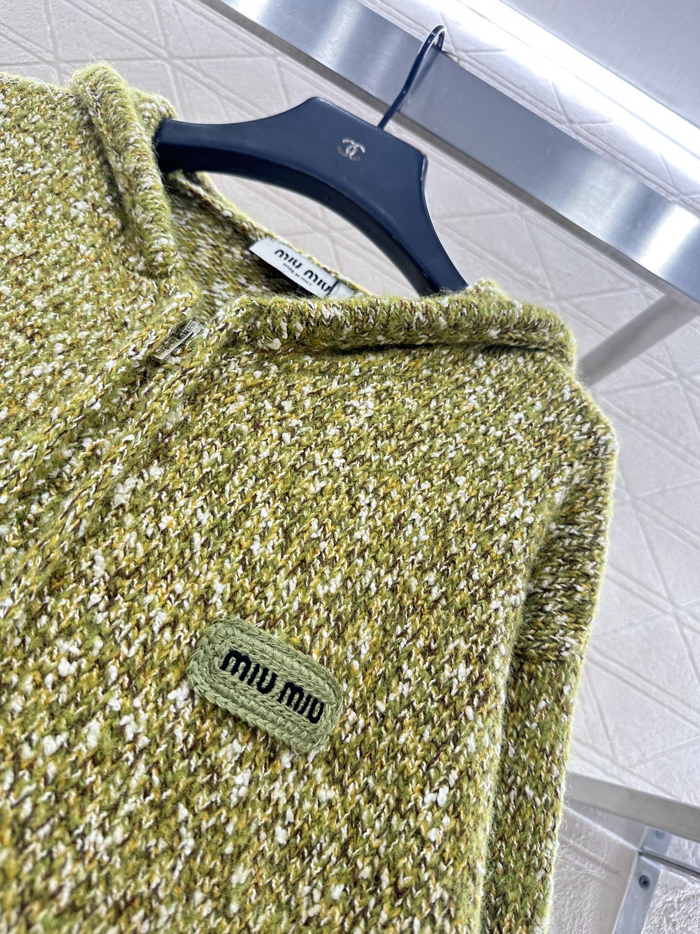 Hooded snowflake colored dot cardigan