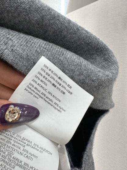 Half open collar top