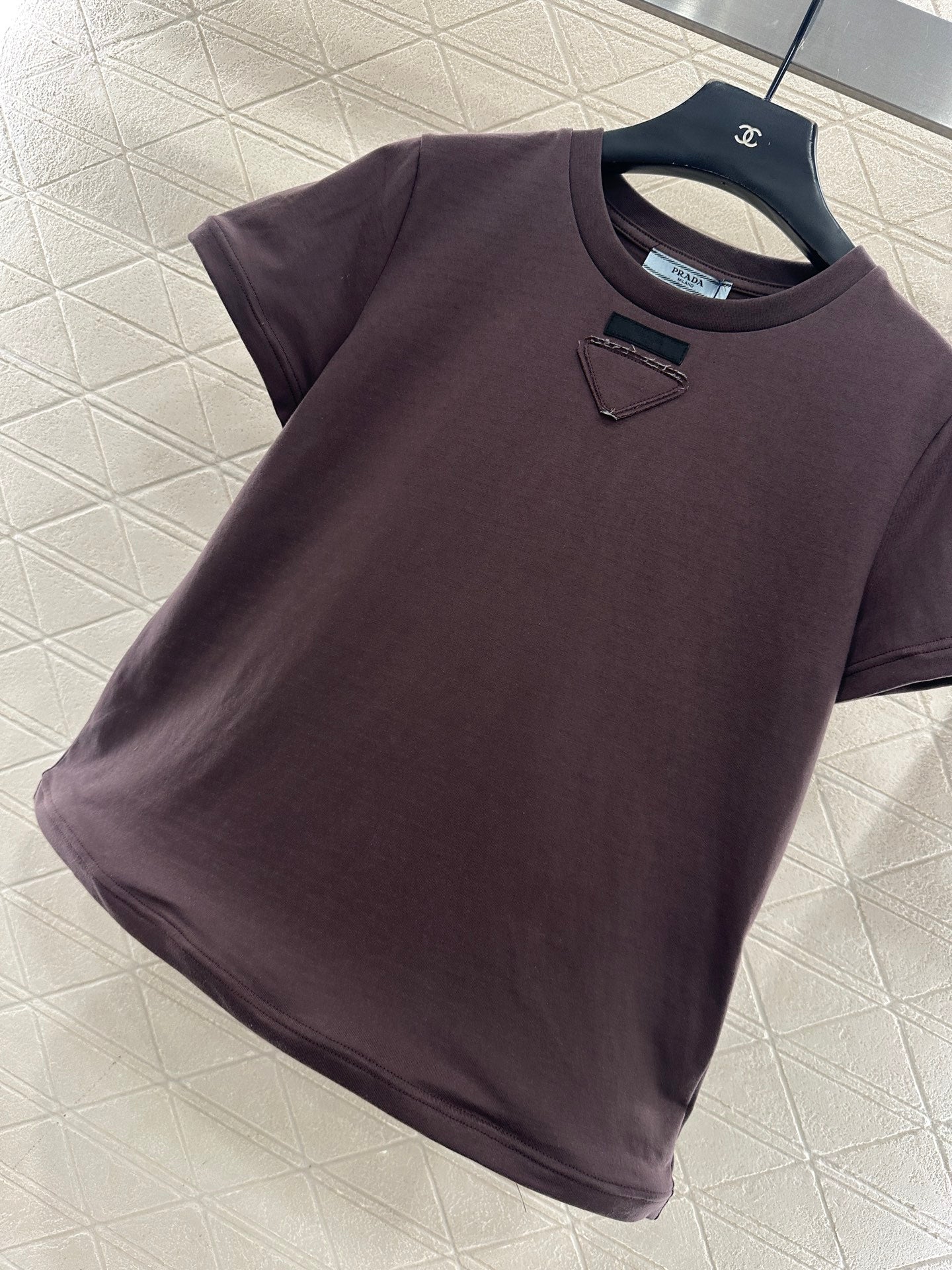 Triangle logo short sleeved shirt