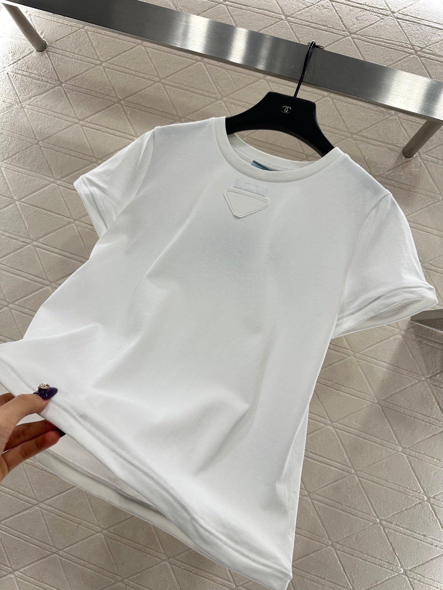 Triangle logo short sleeved shirt