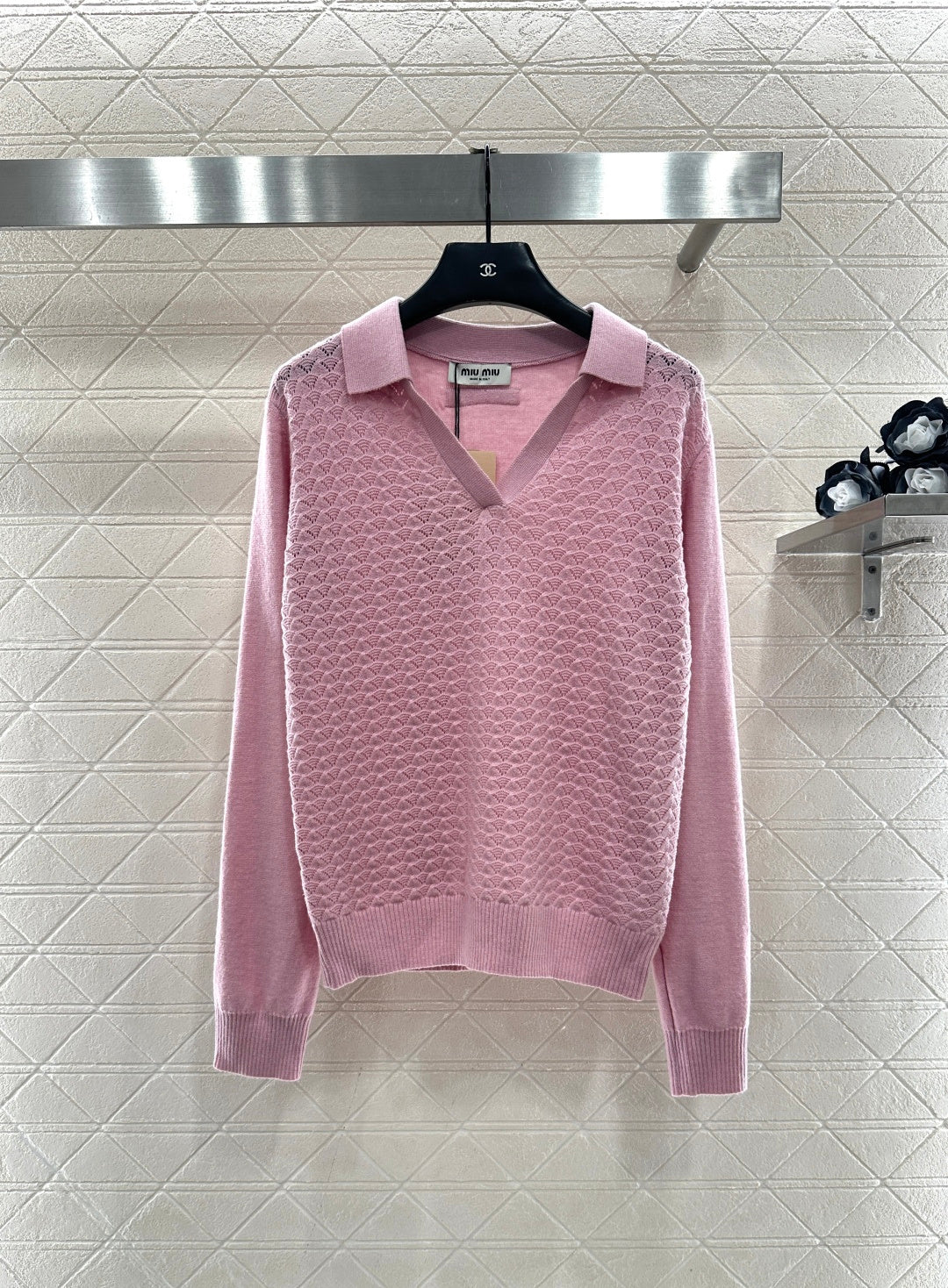 Located Half-Open Sweater