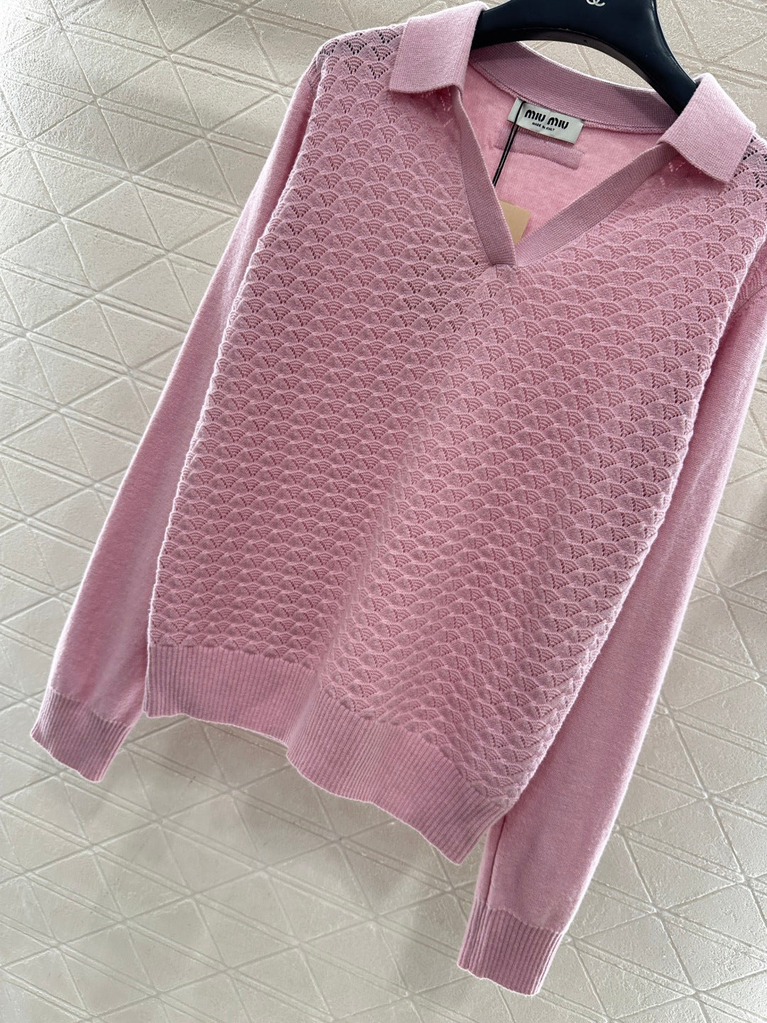 Located Half-Open Sweater