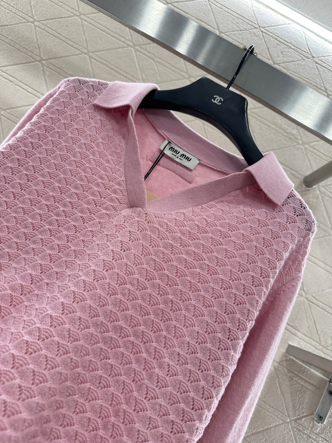 Located Half-Open Sweater