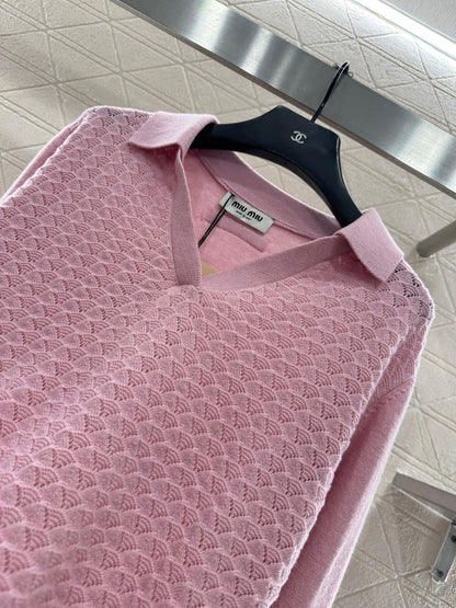 Located Half-Open Sweater