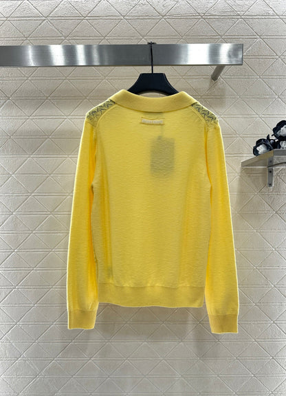 Located Half-Open Sweater