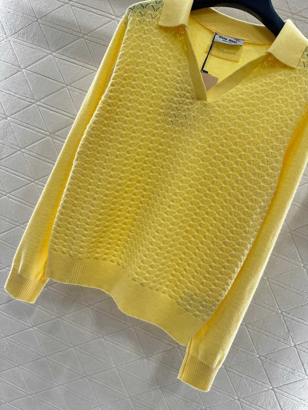 Located Half-Open Sweater