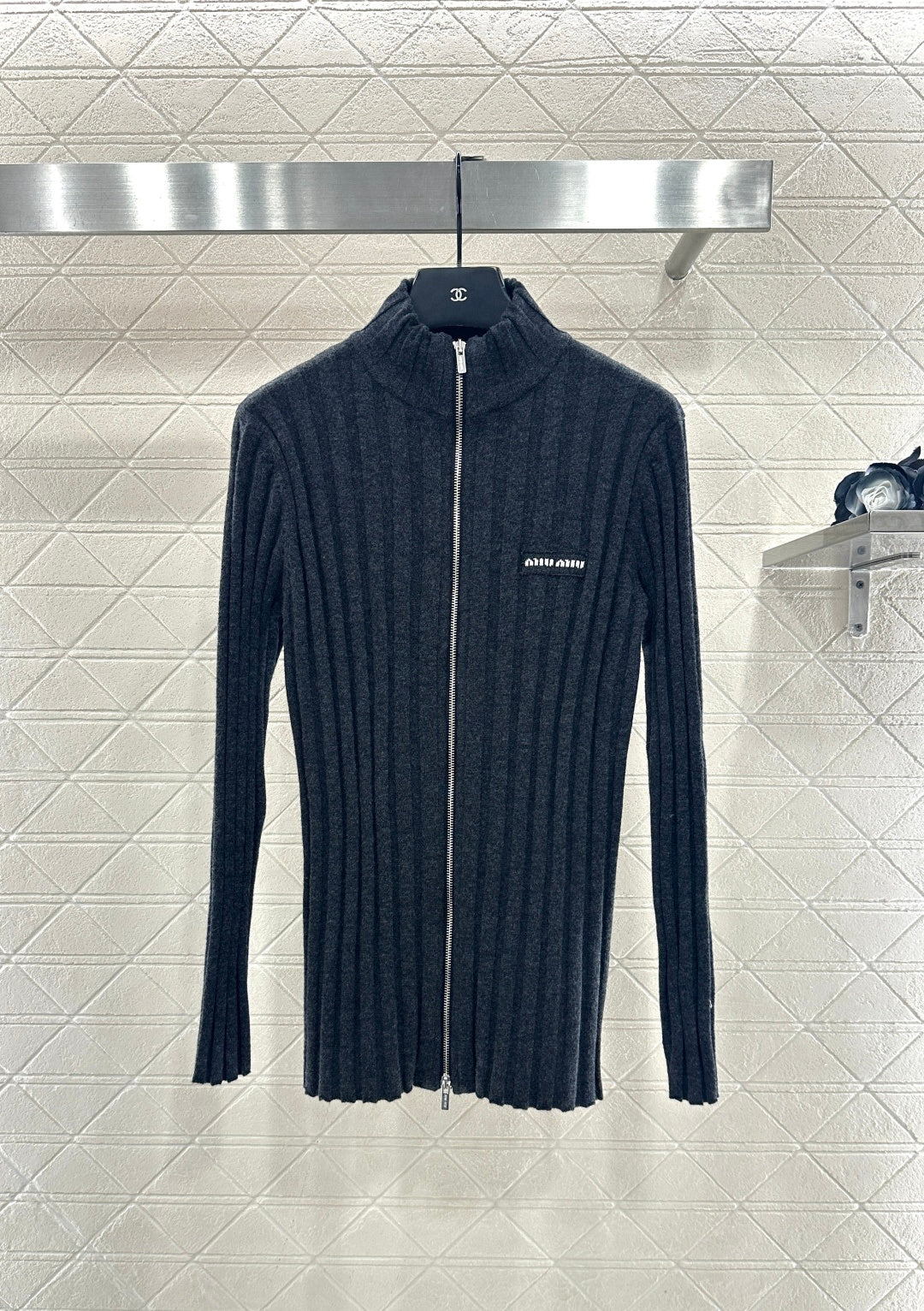 Slim Fit Knit Zipper Top