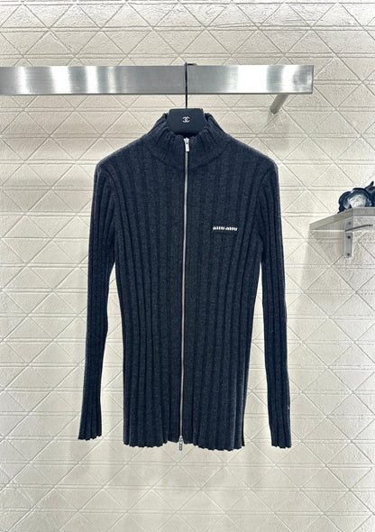 Slim Fit Knit Zipper Top