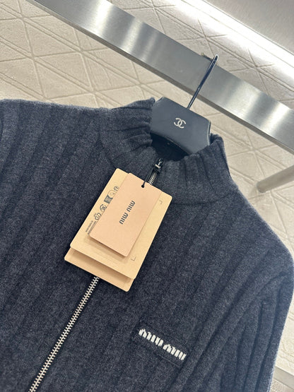 Slim Fit Knit Zipper Top