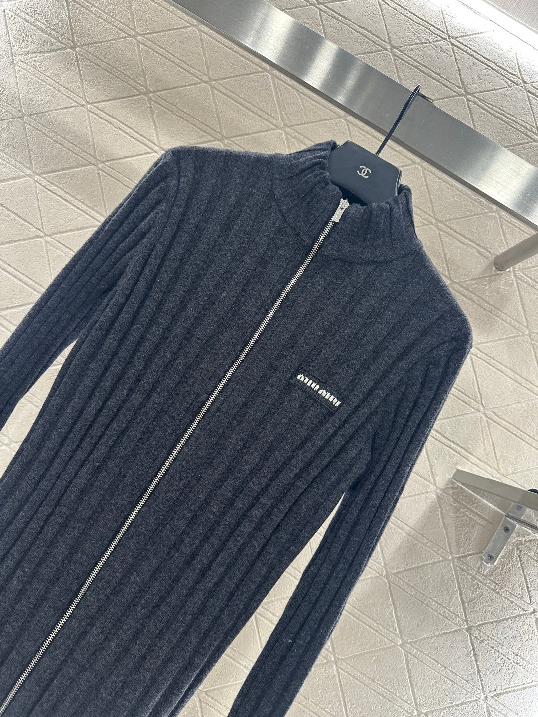 Slim Fit Knit Zipper Top