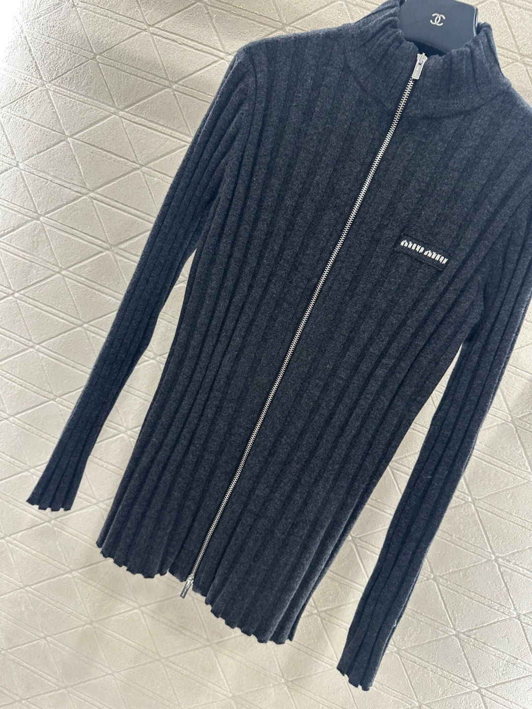 Slim Fit Knit Zipper Top